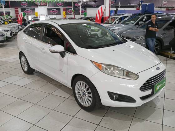 FORD FIESTA 1.6 TITANIUM PLUS SEDAN 16V FLEX 4P POWERSHIFT FORD FIESTA 1.6 TITANIUM PLUS SEDAN 16V FLEX 4P POWERSHIFT